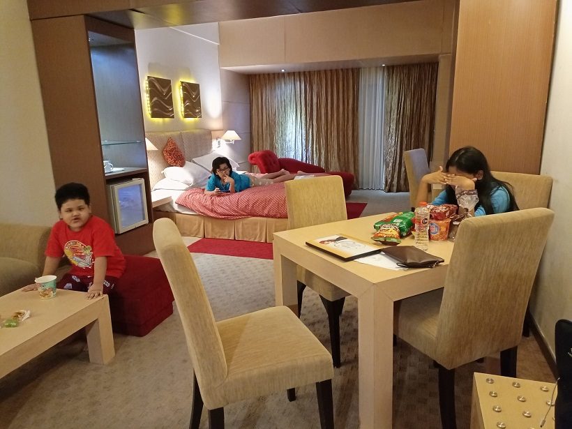 Seminggu Bekerja dan Mengasuh Anak di Hotel Tychi Malang