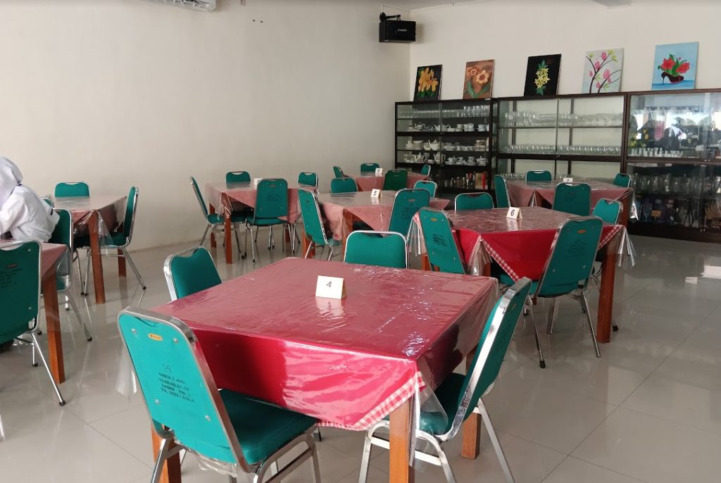 meja makan