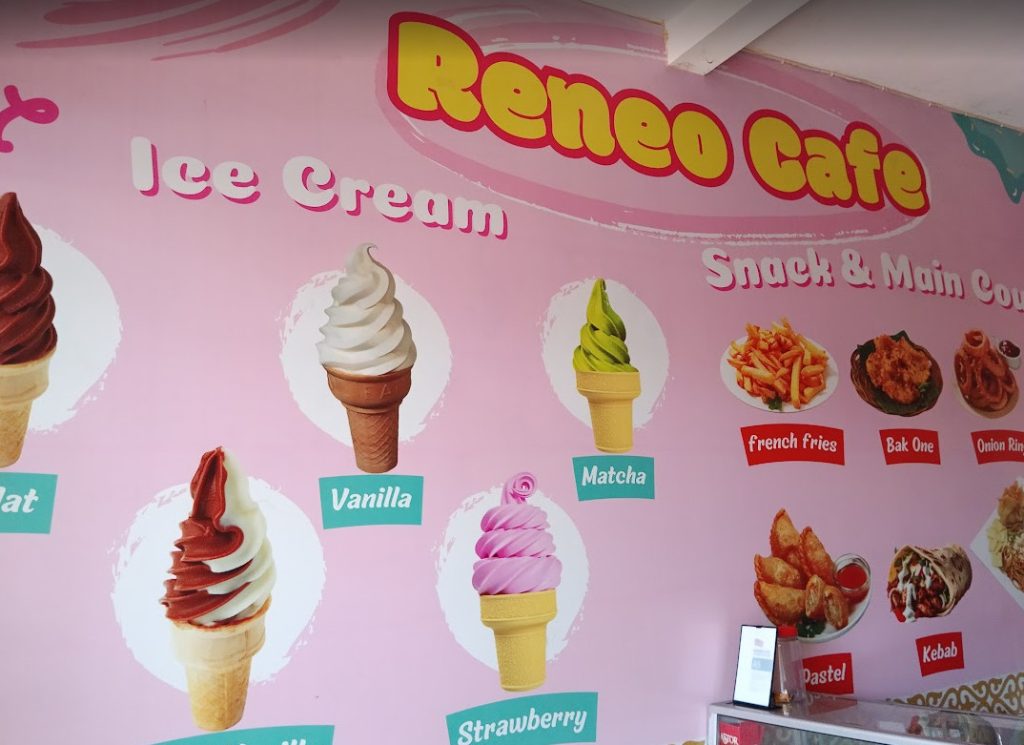 jajanan di reneo cafe jombang