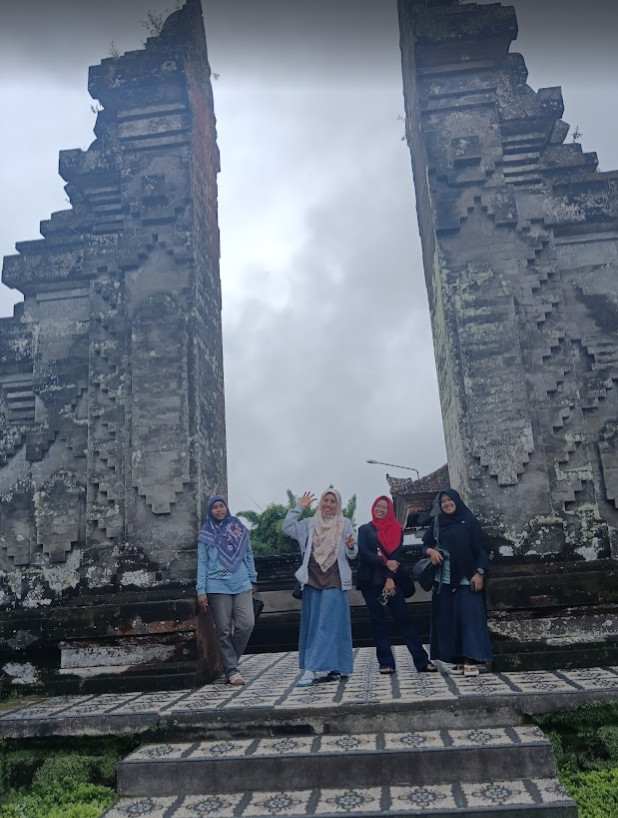 gerbang kawasan pura ulun danu beratan