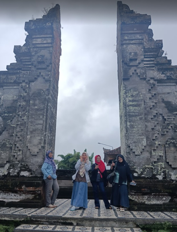 gerbang kawasan pura ulun danu beratan