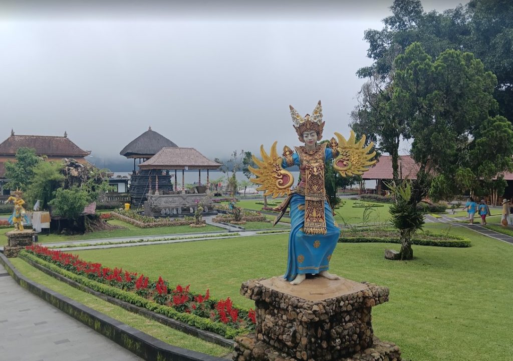 patung penari Bali