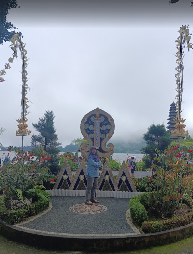 spot foto ulun danu beratan